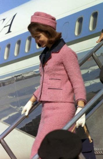 Pink Chanel suit of Jacqueline Bouvier Kennedy .